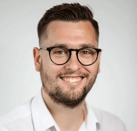 From Zero to $1.5K MRR: Simon’s 10-Month Journey with CartFox.io