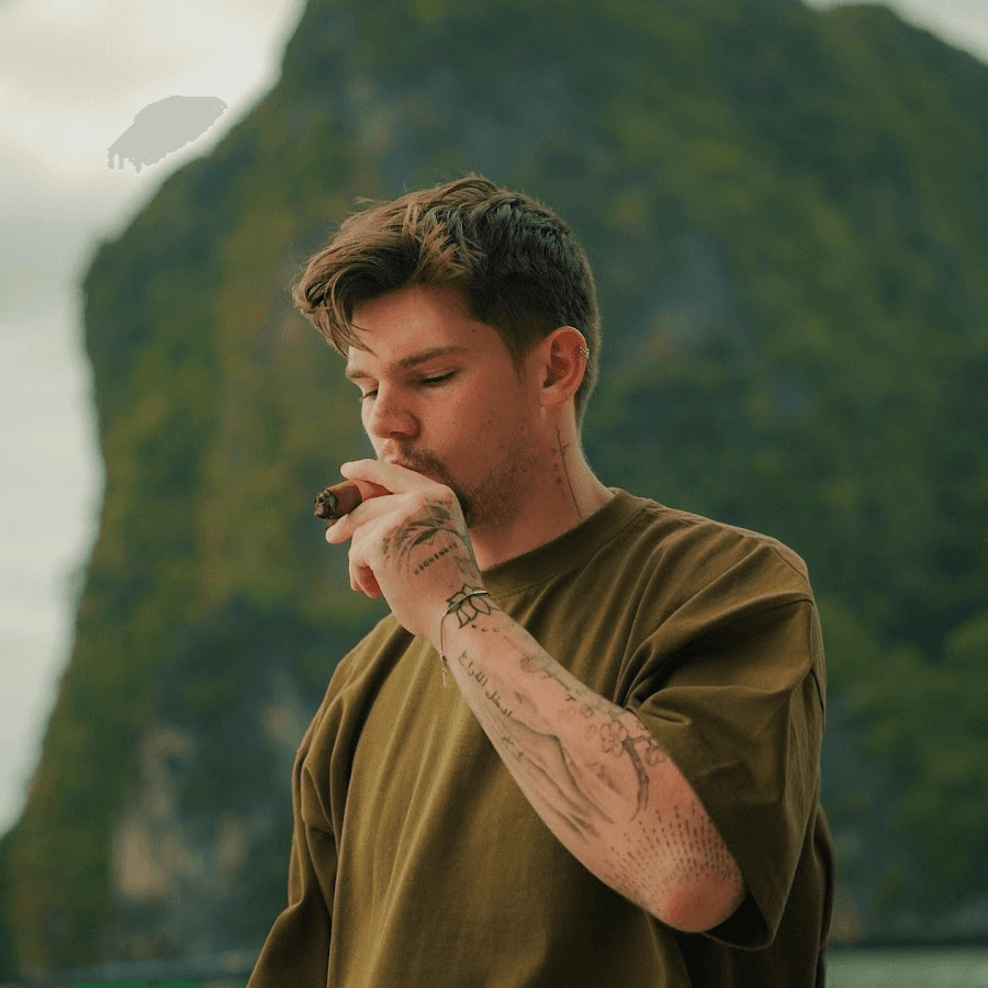 How Jordan Bown Made $2.4M with Free Courses and Affiliate Marketing