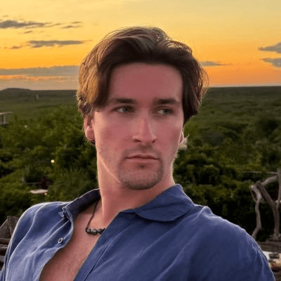 How a 24-Year-Old Built a $50M Anonymous Messaging App from His Bedroom