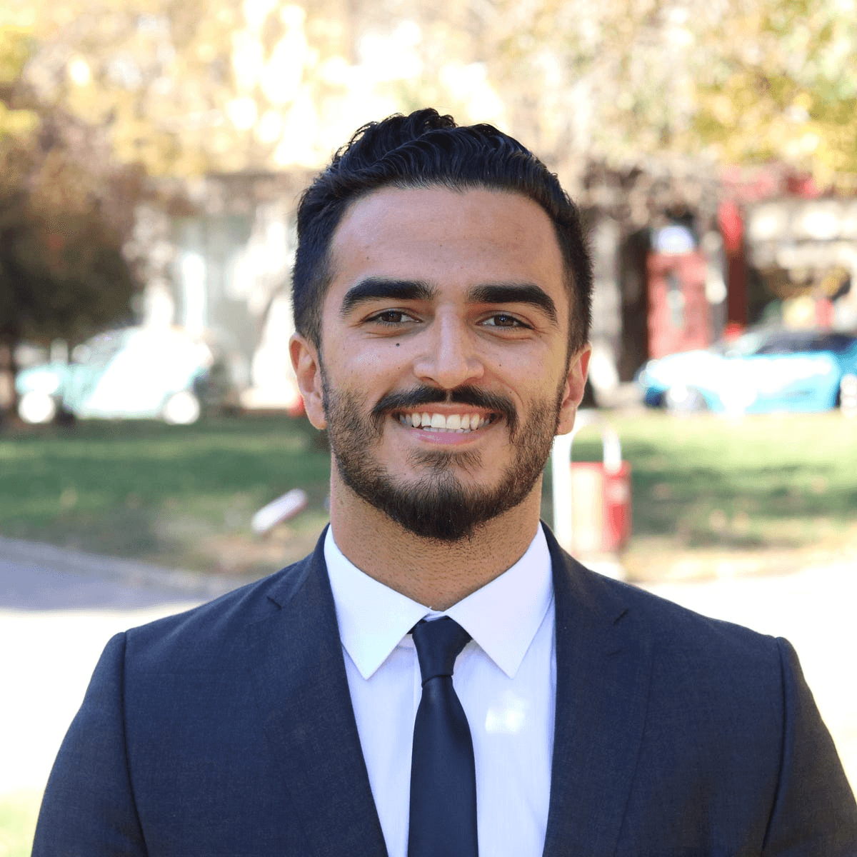 How George Moulos Built a Global Ecommerce Brokerage by Age 25, From $5/hr Jobs to Multi-Million Dollar Deals