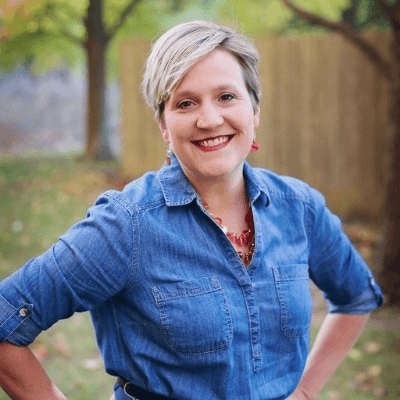 How Tracie Fobes Turned Penny Pinchin’ Mom Into a Six-Figure Blog